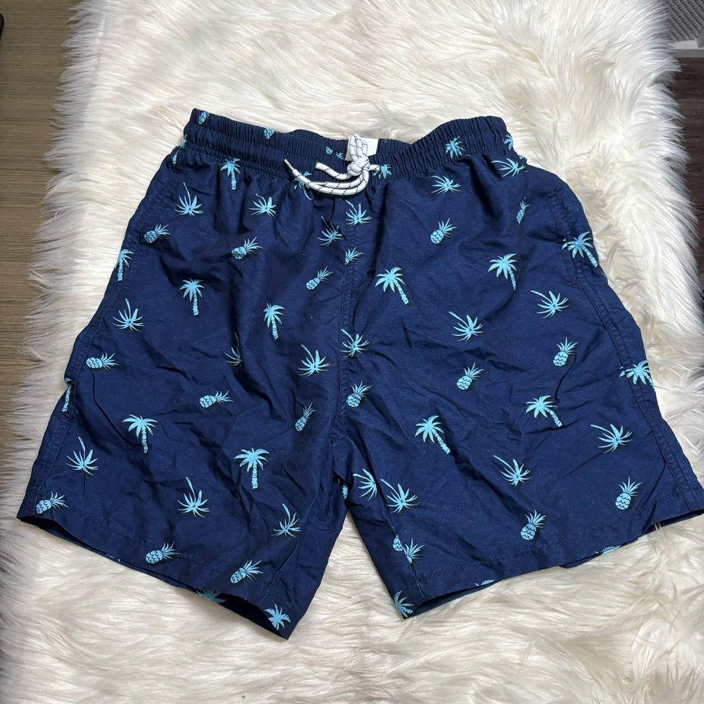 Men’s swim trunks